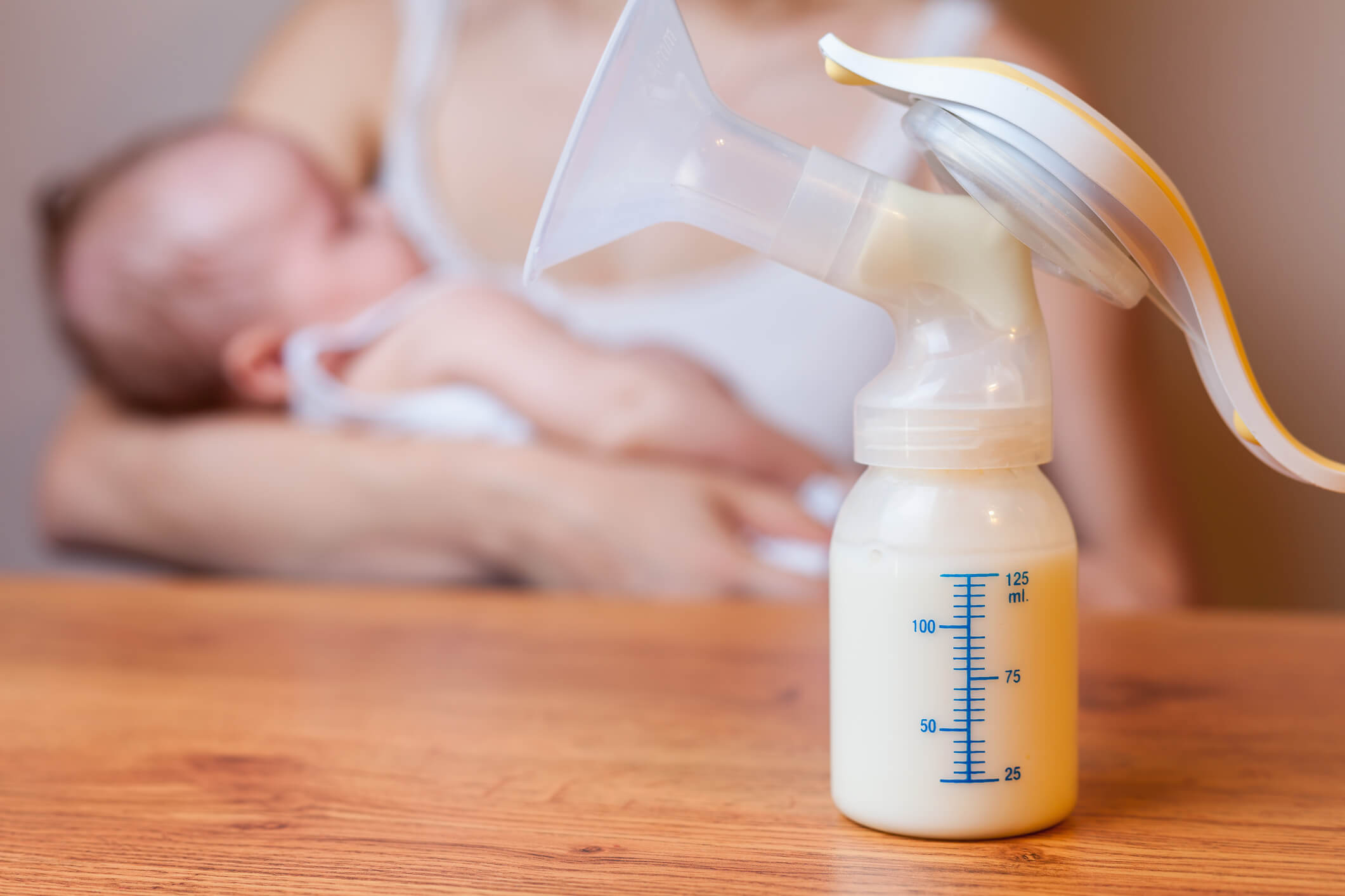 Un tira leche es ideal para la lactancia materna