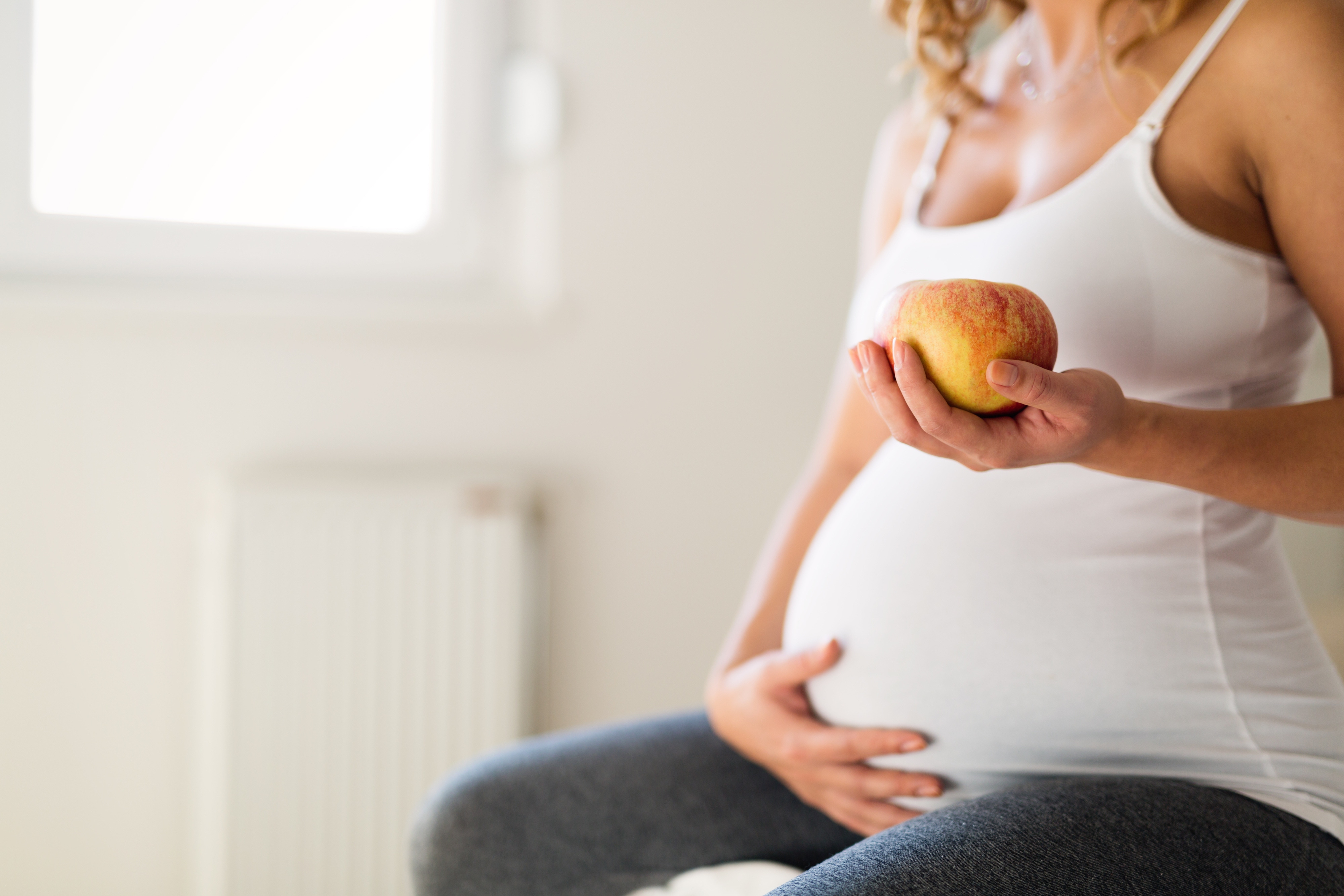 Una alimentación balanceada en el segundo trimestre de embarazo es importante para evitar la anemia