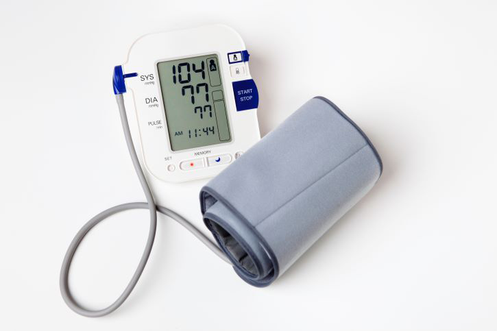 Equipo para medir la presión arterial y detectar la hipertensión durante el embarazo