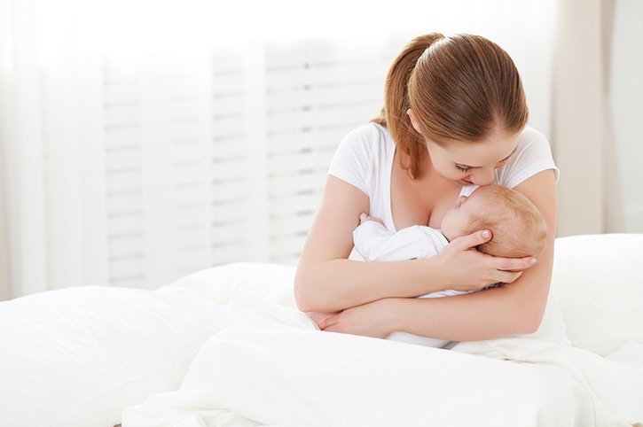 el amamantar a tu bebé durante la lactancia es clave para un buen desarrollo del bebé