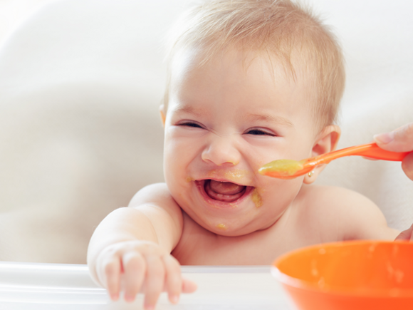 Qué alimentos se le puede dar a un bebé de 6 meses