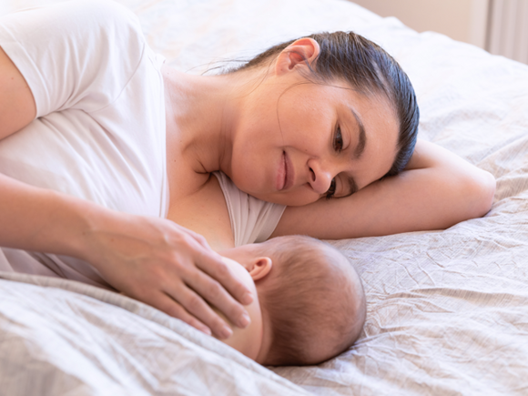La lactancia promueve la salud de la madre y del bebé