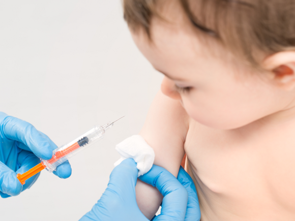 Conoce las vacunas que debe tener un bebé en el primer año