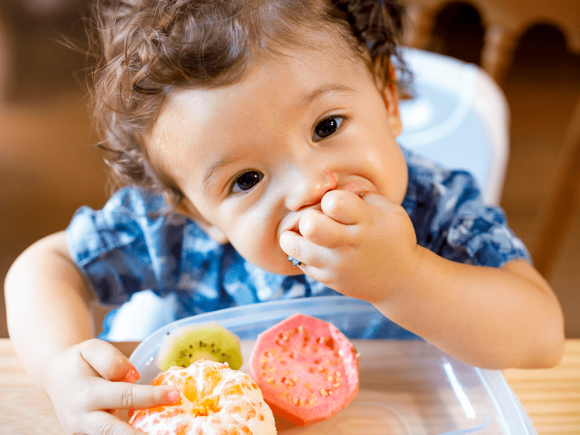 Hábitos de comida para bebé de 6 meses