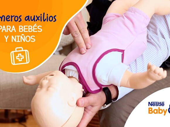 PRIMEROS AUXILIOS para bebés y niños | ¿Cómo actuar frente a atragantamientos y alergias?.